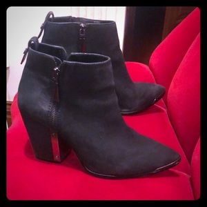 Beautiful Vince Cameron booties!